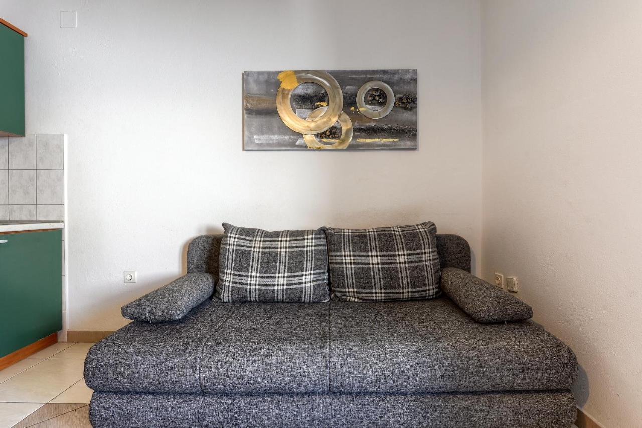 Olive Maris Apartment Petrcane Exterior photo