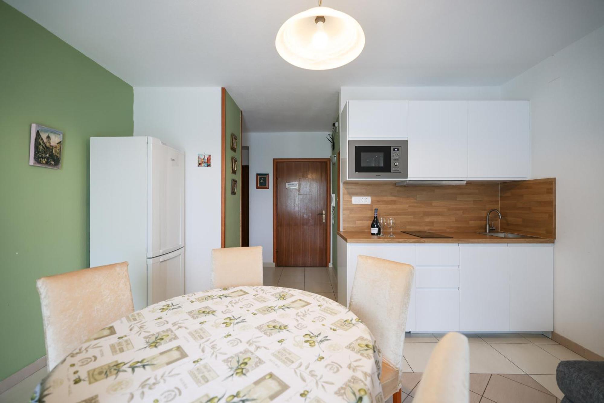 Olive Maris Apartment Petrcane Exterior photo